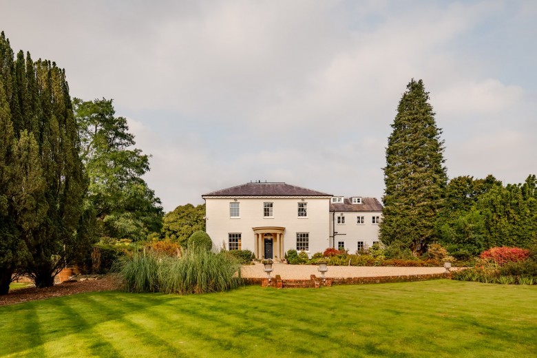 Click the photo for more details of Sandleheath, Fordingbridge, SP6