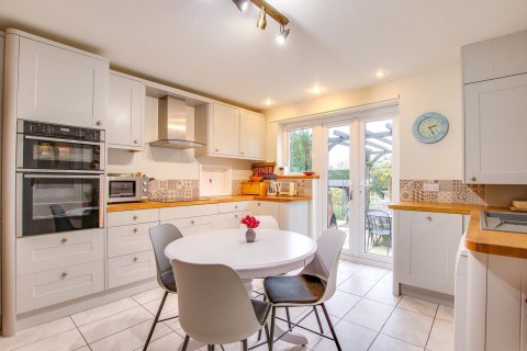 Click the photo for more details of Armstrong Close, Brockenhurst, SO42