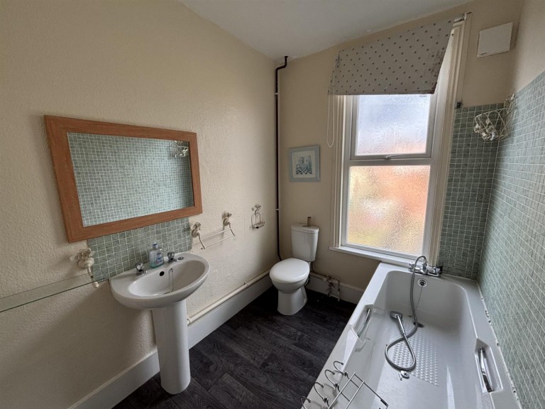 Images for Middleton Road