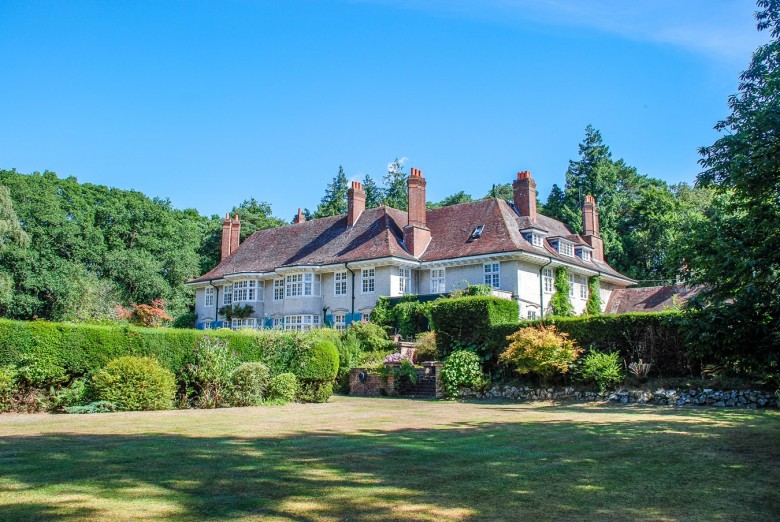 Click the photo for more details of Burley Road, Bransgore, Christchurch, BH23