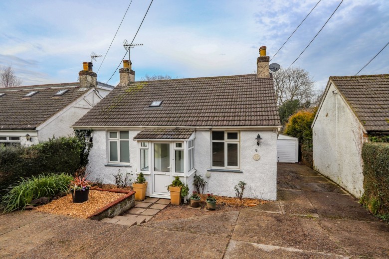 Click the photo for more details of Hastings Road, Battle, East Sussex