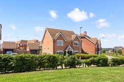 Images for Alder Way, Faygate, RH12