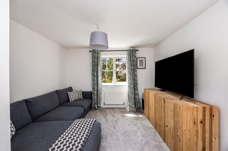 Images for Alder Way, Faygate, RH12