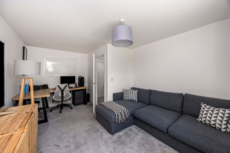 Images for Alder Way, Faygate, RH12