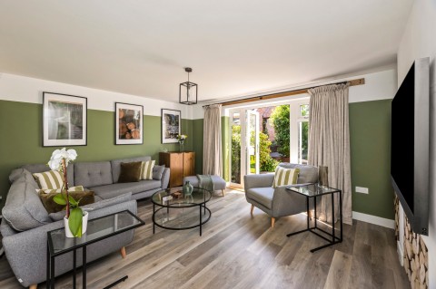 Click the photo for more details of Alder Way, Faygate, RH12