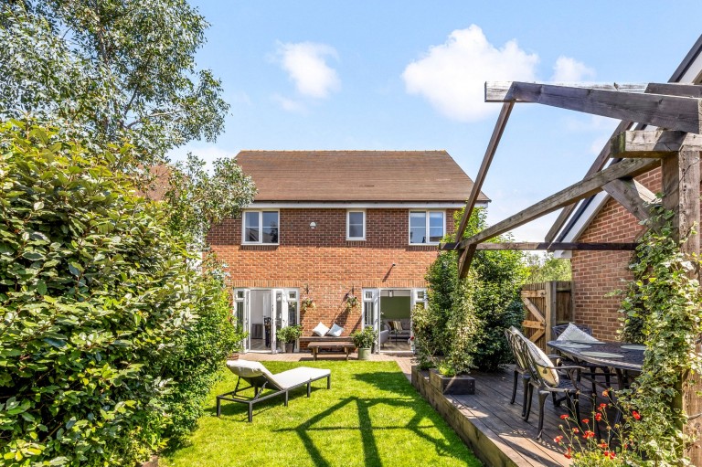 Images for Alder Way, Faygate, RH12