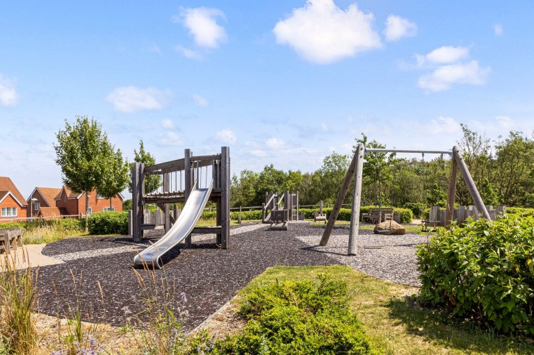Images for Alder Way, Faygate, RH12