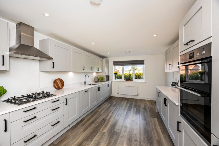 Images for Alder Way, Faygate, RH12