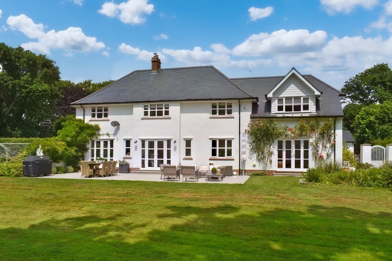 Click the photo for more details of Sky End Lane, Hordle, Lymington, SO41