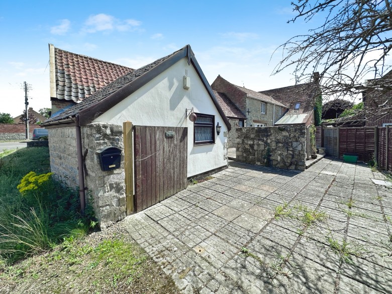 Click the photo for more details of Manor Road, Chedzoy, Somerset