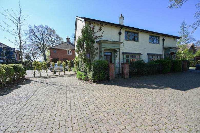 Click the photo for more details of Redwood Drive, Winkton, Christchurch, BH23