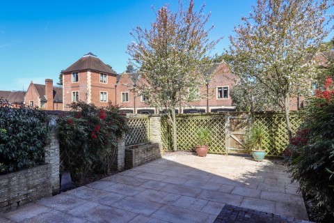 Click the photo for more details of Sunny Rise, Battle, East Sussex