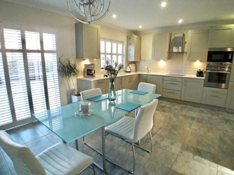 Click the photo for more details of Sunny Rise, Battle, East Sussex