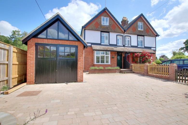 Click the photo for more details of Princes Crescent, Lyndhurst, SO43