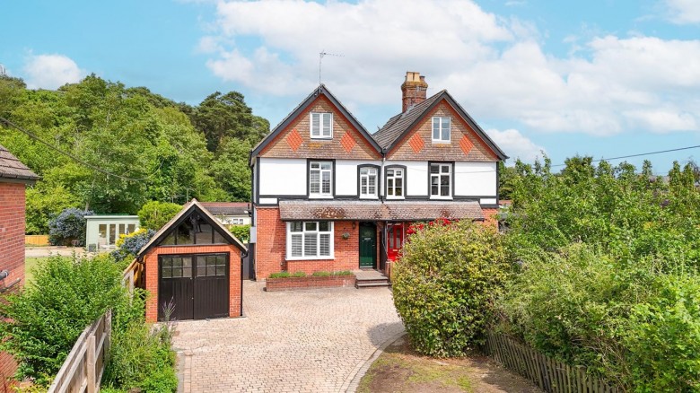 Click the photo for more details of Princes Crescent, Lyndhurst, SO43
