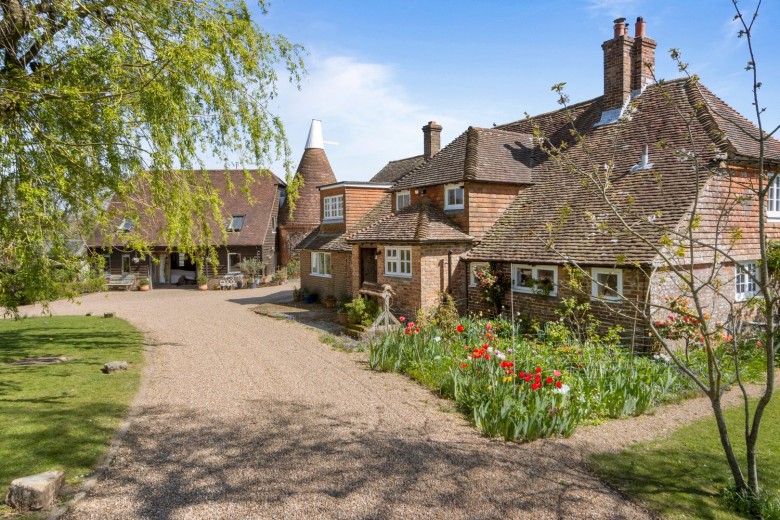 Click the photo for more details of East Hoathly, Lewes, East Sussex