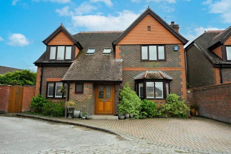 Click the photo for more details of Crow Lane, Crow, Ringwood, BH24