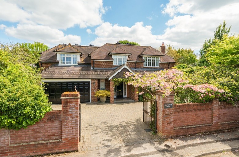 Click the photo for more details of Mayflower Close, Lymington, SO41