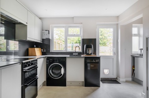 Click the photo for more details of Alcock Crest, Warminster, Wiltshire