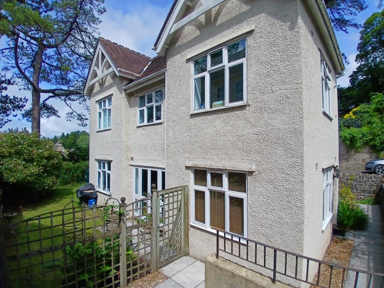 Click the photo for more details of Carlton Court, Shepton Mallet, Somerset