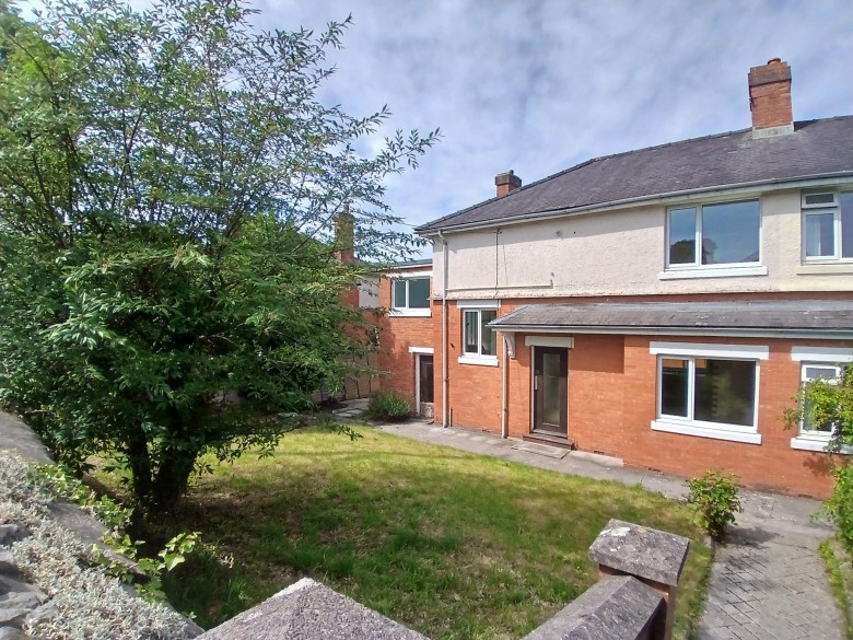 Click the photo for more details of Paul Street, Shepton Mallet, Somerset