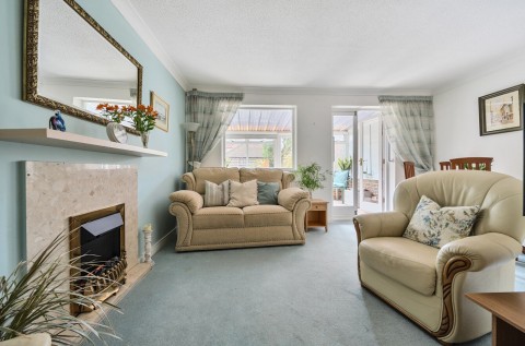 Click the photo for more details of Queens Parade, Lyndhurst, SO43