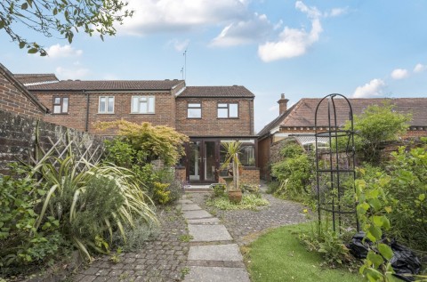 Click the photo for more details of Queens Parade, Lyndhurst, SO43