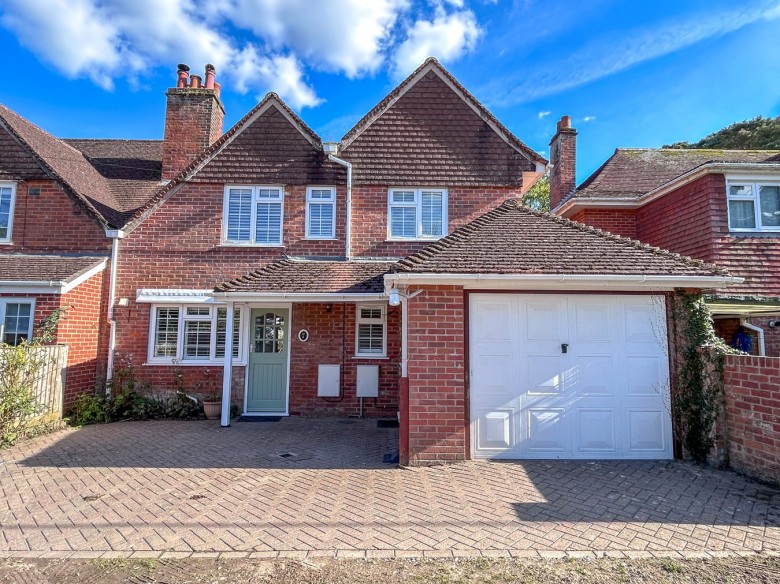 Click the photo for more details of Careys Cottages , Brockenhurst, SO42