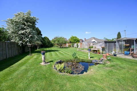 Click the photo for more details of Eastfield Lane, Ringwood, BH24