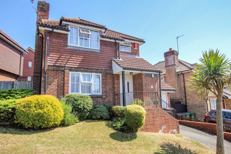 Click the photo for more details of Eisenhower Drive, St Leonards-on-Sea, East Sussex