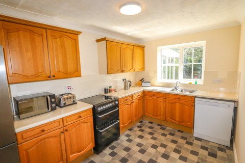 Click the photo for more details of Eisenhower Drive, St Leonards-on-Sea, East Sussex