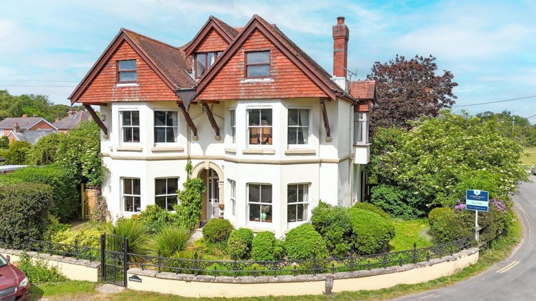 Click the photo for more details of Waters Green, Brockenhurst, SO42