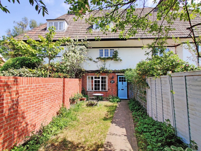 Click the photo for more details of Garden Road, Burley, Ringwood, BH24