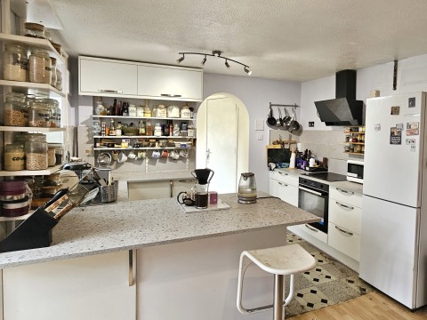 Click the photo for more details of Actis Road, Glastonbury, Somerset