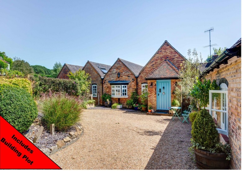 Click the photo for more details of Sandhurst Lane, Bexhill on Sea, East Sussex