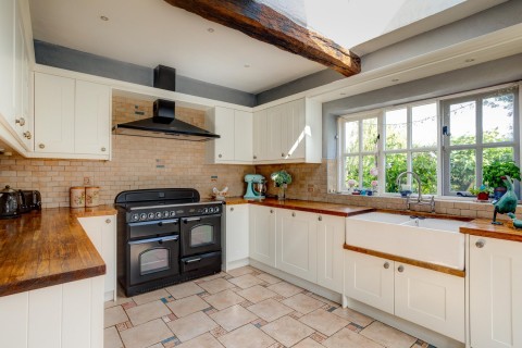 Click the photo for more details of Sandhurst Lane, Bexhill on Sea, East Sussex