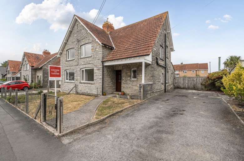 Click the photo for more details of Brooks Road, Street, Somerset