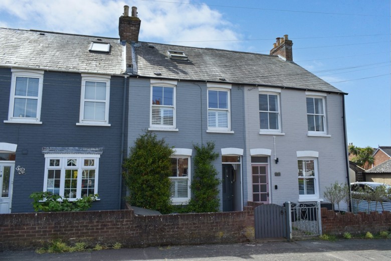 Click the photo for more details of Western Road, Lymington, SO41