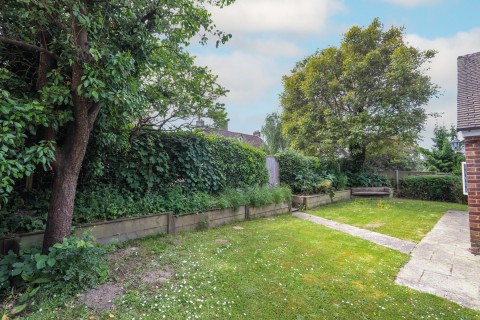 Click the photo for more details of Battle Hill, Battle, East Sussex