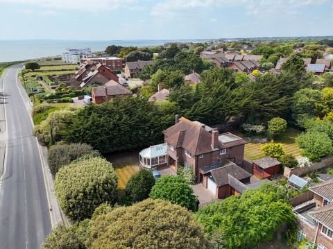 Click the photo for more details of Park Lane, Milford on Sea, Lymington, SO41