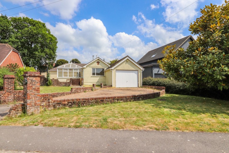 Click the photo for more details of Oakhurst Road, Battle, East Sussex