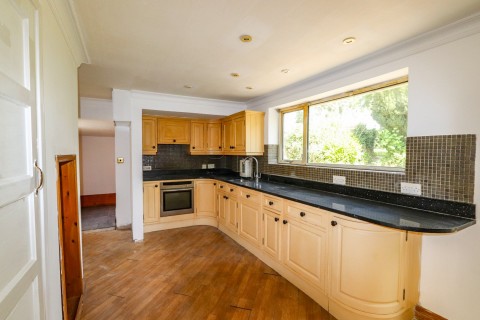 Click the photo for more details of Oakhurst Road, Battle, East Sussex