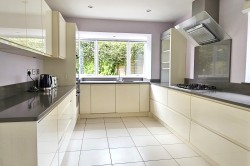 Images for Bove Town, Glastonbury, Somerset