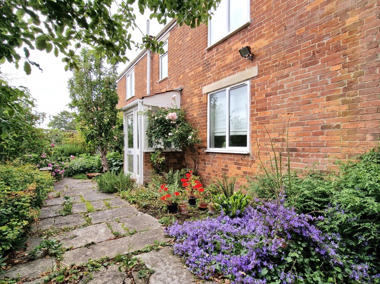 Click the photo for more details of Park Cottages, Glastonbury Somerset