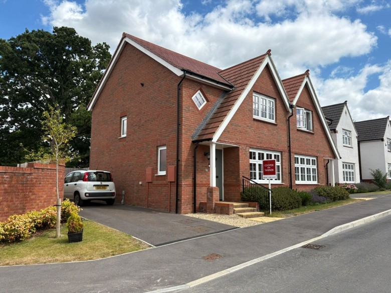 Click the photo for more details of Falcon Road, Warminster, Wiltshire