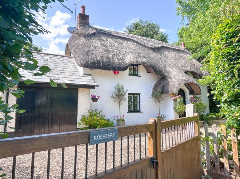 Click the photo for more details of Durnstown, Sway, Lymington, SO41