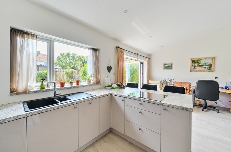 Images for Green Lane Avenue, Street, Somerset