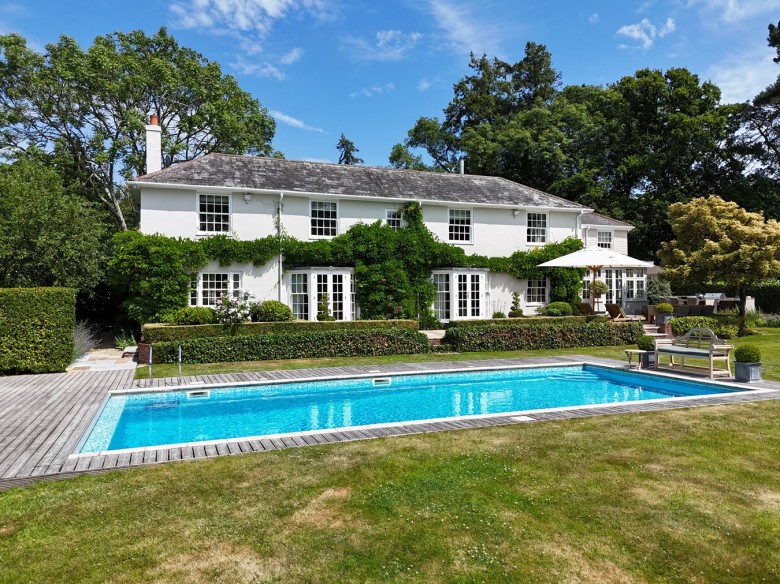 Click the photo for more details of Pilley Hill, Boldre, Lymington, SO41