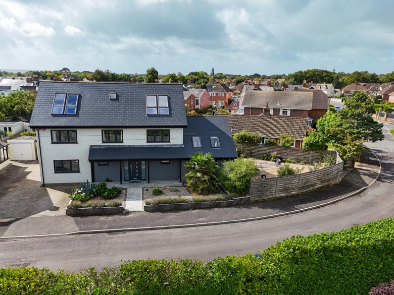 Click the photo for more details of Spring Road, Lymington, SO41