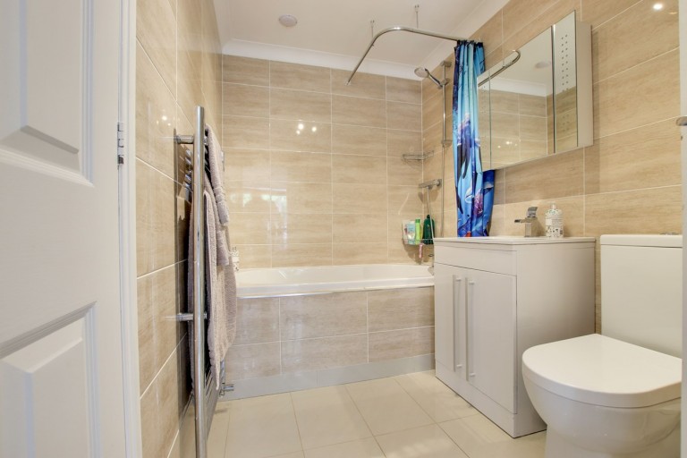 Images for Woodley Gardens, Lymington, SO41